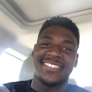 Meet your Posher, Dominique